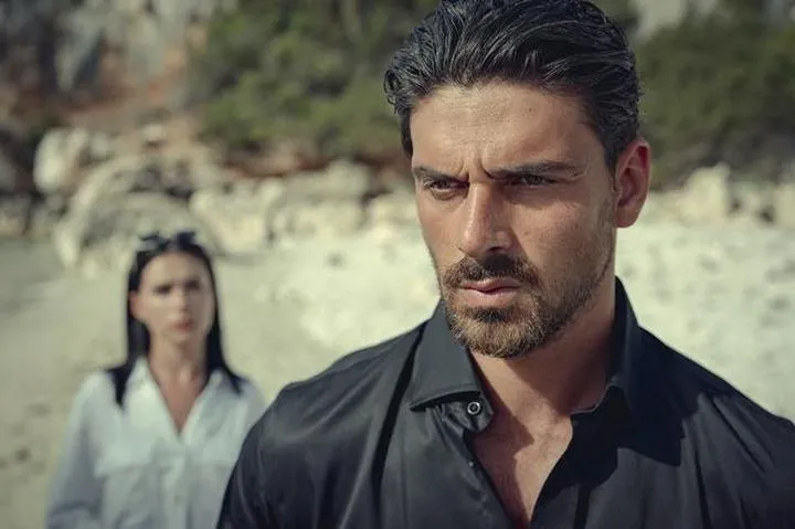 Co skrywa "365 dni"? Odkryj tajemnice książki, która zyskała popularność