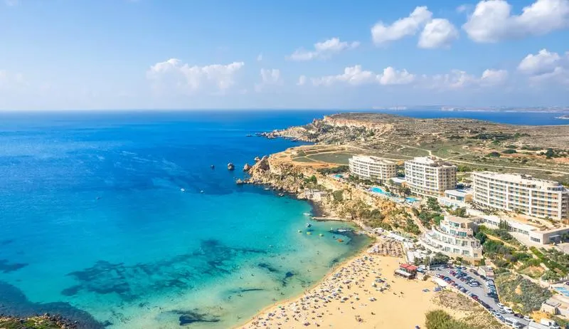 Odkryj magiczne miejsce: najlepsze książki o Malcie, które musisz przeczytać