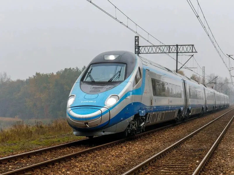 Podróż wierszem: Jak Pociąg Inspirował Poetów